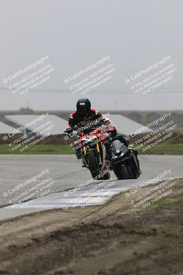 media/Nov-29-2025-TrackDaz (Sat) [[10ae2d9bce]]/A Group/Session 4 (Wheelie Bump)/